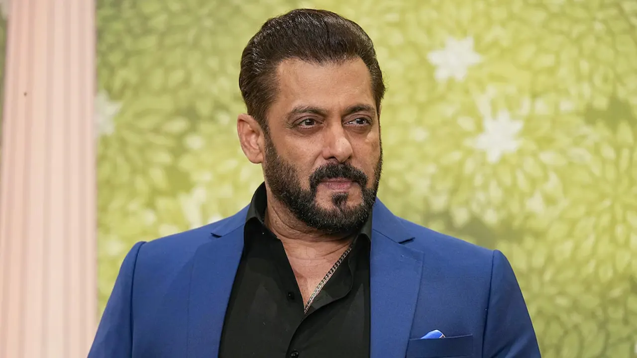 ছোট পোশাকে আপত্তি সালমান খানের!